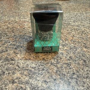 Ulta Beauty Sweet Shimmer Kabuki Brush - Black and Silver